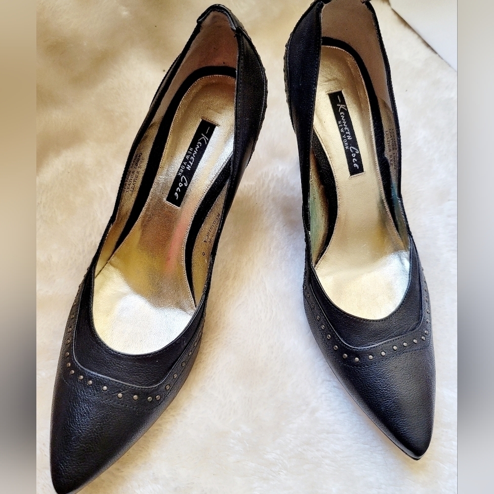 Kenneth Cole New York black heels 6
